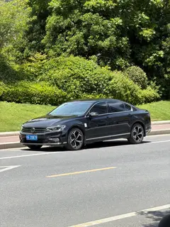 Volkswagen Magotan 2023 200 Edición conmemorativa de 10,000 vehículos 330TSI DSG Líder exterior foto 1 Volkswagen Magotan 2023 200 Edición conmemorativa de 10,000 vehículos 330TSI DSG Líder exterior foto 1