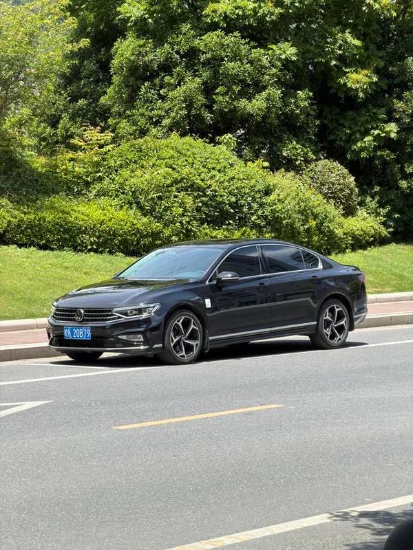 Volkswagen Magotan 2023 200 Edición conmemorativa de 10,000 vehículos 330TSI DSG Líder exterior foto 1 Volkswagen Magotan 2023 200 Edición conmemorativa de 10,000 vehículos 330TSI DSG Líder exterior foto 1