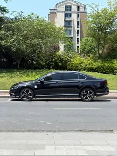 Volkswagen Magotan 2023 200 Edición conmemorativa de 10,000 vehículos 330TSI DSG Líder exterior foto 3 Volkswagen Magotan 2023 200 Edición conmemorativa de 10,000 vehículos 330TSI DSG Líder exterior foto 3