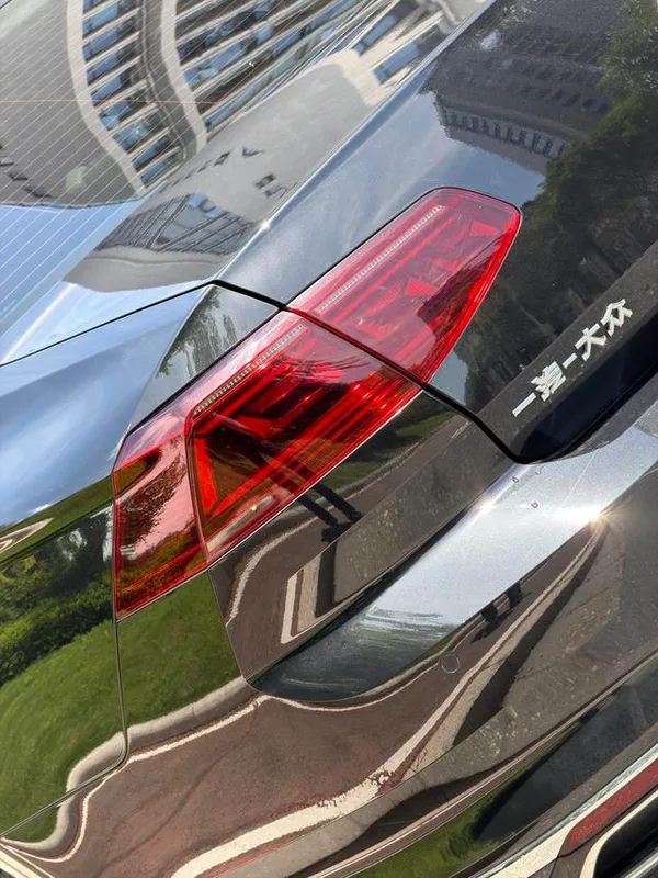 Volkswagen Magotan 2023 200 Edición conmemorativa de 10,000 vehículos 330TSI DSG Líder exterior foto 5 Volkswagen Magotan 2023 200 Edición conmemorativa de 10,000 vehículos 330TSI DSG Líder exterior foto 5