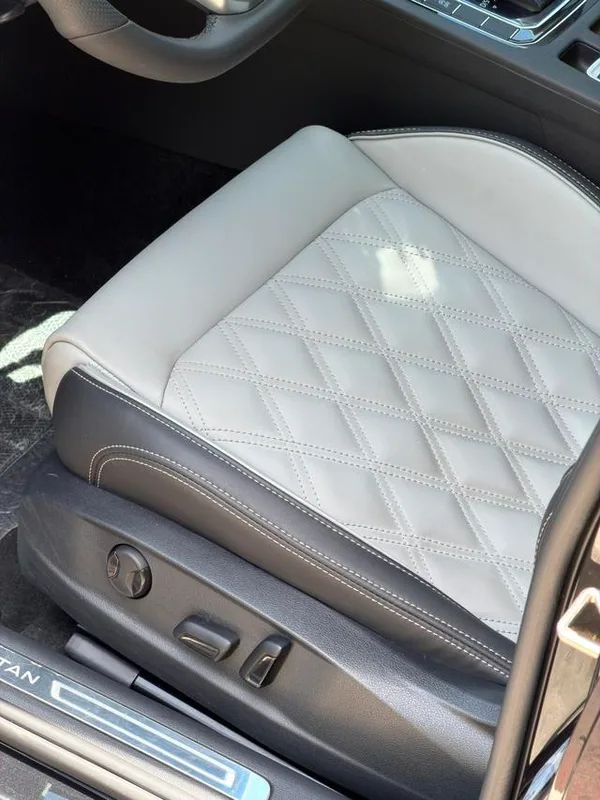 Volkswagen Magotan 2023 200 Edición conmemorativa de 10,000 vehículos 330TSI DSG Líder interior foto 8 Volkswagen Magotan 2023 200 Edición conmemorativa de 10,000 vehículos 330TSI DSG Líder interior foto 8