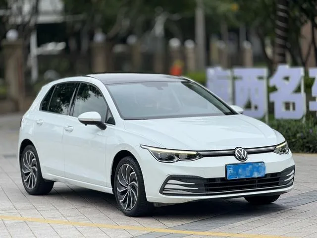 Volkswagen Golf 2021 280TSI DSG 30 Edición de aniversario exterior foto 3