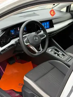 Volkswagen Golf 2021 280TSI DSG 30 Edición de aniversario interior foto 13