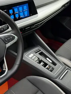 Volkswagen Golf 2021 280TSI DSG 30 Edición de aniversario interior foto 14