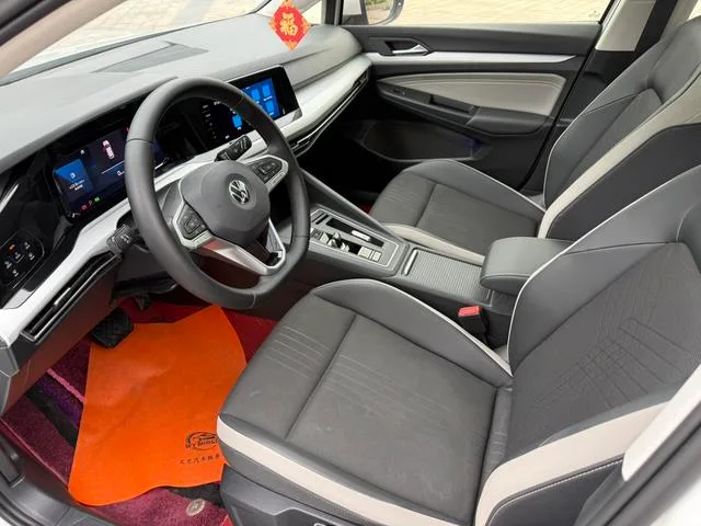 Volkswagen Golf 2021 280TSI DSG 30 Edición de aniversario interior foto 15
