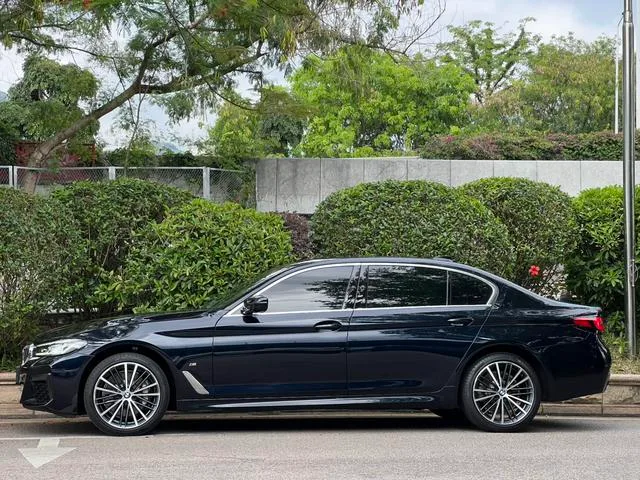 BMW 5 Series 2023 530Li Leading Type M Sports suit exterior photo 5