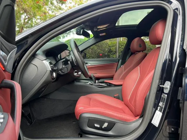 BMW 5 Series 2023 530Li Leading Type M Sports suit exterior photo 6
