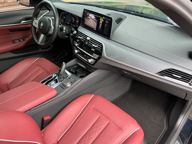 BMW 5 Series 2023 530Li Leading Type M Sports suit interior photo 11