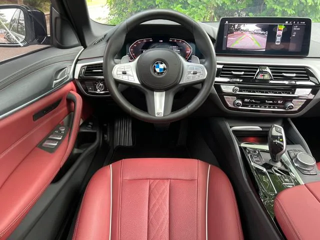 BMW 5 Series 2023 530Li Leading Type M Sports suit interior photo 12