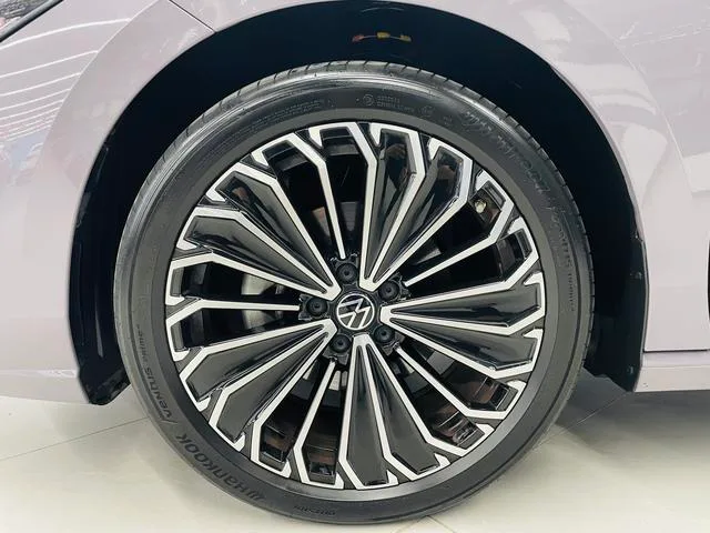 Volkswagen Passat 2025 Pro 380TSI Long Zun Edition exterior photo 3 Volkswagen Passat 2025 Pro 380TSI Long Zun Edition exterior photo 3