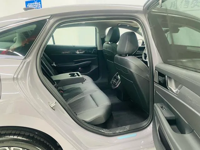 Volkswagen Passat 2025 Pro 380TSI Long Zun Edition interior photo 14 Volkswagen Passat 2025 Pro 380TSI Long Zun Edition interior photo 14