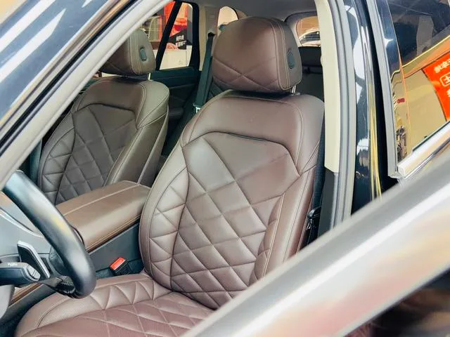 BMW X5 2022 Restyling xDrive 30Li Premium Class M Sports suit interior photo 14 BMW X5 2022 Restyling xDrive 30Li Premium Class M Sports suit interior photo 14