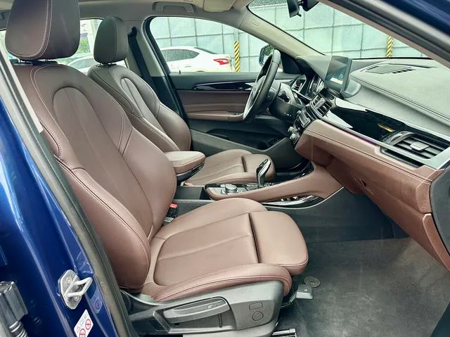 BMW X2 2022 sDrive25i M Conjunto deportivo interior foto 12 BMW X2 2022 sDrive25i M Conjunto deportivo interior foto 12
