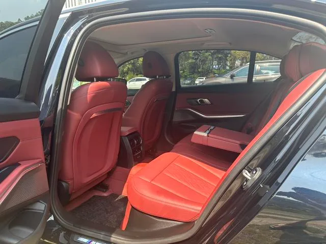 BMW 3 Series 2025 325Li M Conjunto deportivo exterior foto 10 BMW 3 Series 2025 325Li M Conjunto deportivo exterior foto 10