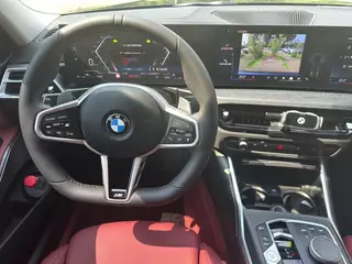 BMW 3 Series 2025 325Li M Conjunto deportivo interior foto 14 BMW 3 Series 2025 325Li M Conjunto deportivo interior foto 14