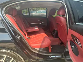 BMW 3 Series 2025 325Li M Conjunto deportivo interior foto 18 BMW 3 Series 2025 325Li M Conjunto deportivo interior foto 18