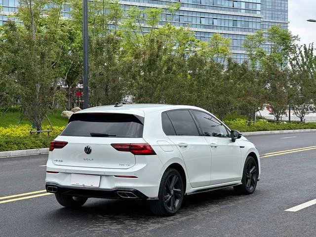 Volkswagen Golf 2023 280TSI DSG R-Line Lite exterior photo 6 Volkswagen Golf 2023 280TSI DSG R-Line Lite exterior photo 6