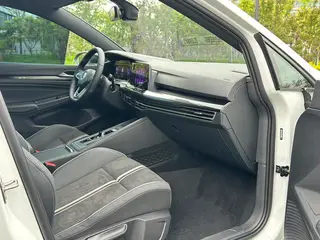 Volkswagen Golf 2023 280TSI DSG R-Line Lite interior photo 12 Volkswagen Golf 2023 280TSI DSG R-Line Lite interior photo 12