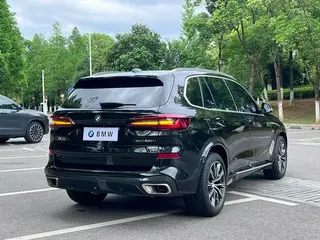 BMW X5 2022 xDrive 30Li Премиум-класса M Спортивный костюм интерьер фото 7 BMW X5 2022 xDrive 30Li Премиум-класса M Спортивный костюм интерьер фото 7