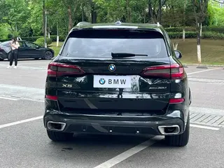 BMW X5 2022 xDrive 30Li Премиум-класса M Спортивный костюм интерьер фото 8 BMW X5 2022 xDrive 30Li Премиум-класса M Спортивный костюм интерьер фото 8