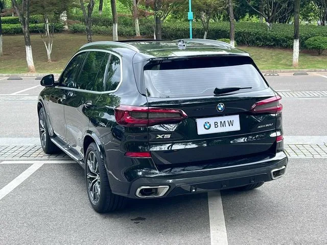 BMW X5 2022 xDrive 30Li Премиум-класса M Спортивный костюм интерьер фото 9 BMW X5 2022 xDrive 30Li Премиум-класса M Спортивный костюм интерьер фото 9