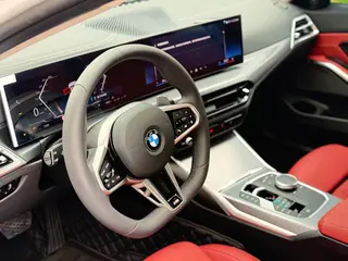 BMW 3 Series 2025 330Li M Traje nocturno deportivo Yao interior foto 11 BMW 3 Series 2025 330Li M Traje nocturno deportivo Yao interior foto 11