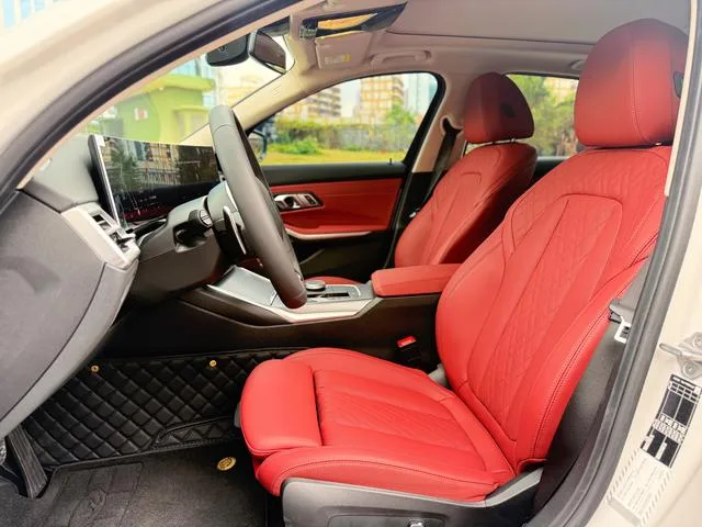 BMW 3 Series 2025 330Li M Traje nocturno deportivo Yao interior foto 12 BMW 3 Series 2025 330Li M Traje nocturno deportivo Yao interior foto 12