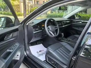 Volkswagen Passat 2024 280TSI Business Edition interior photo 6 Volkswagen Passat 2024 280TSI Business Edition interior photo 6