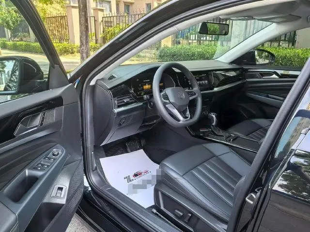 Volkswagen Passat 2024 280TSI Business Edition interior photo 6 Volkswagen Passat 2024 280TSI Business Edition interior photo 6