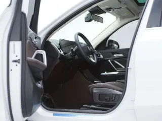 BMW X1 2023 sDrive20Li X Ensemble de conception intérieur photo 11 BMW X1 2023 sDrive20Li X Ensemble de conception intérieur photo 11