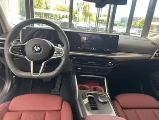 BMW 3 Series 2025 330Li M Set de nuit de sport intérieur photo 8 BMW 3 Series 2025 330Li M Set de nuit de sport intérieur photo 8