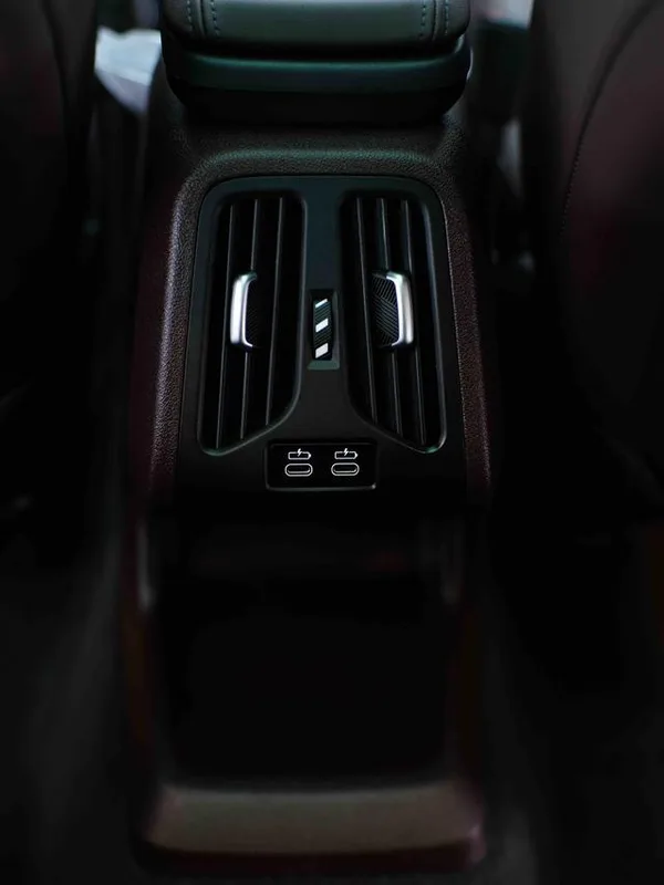 BMW X1 2023 sDrive20Li X Design Suit interior photo 13 BMW X1 2023 sDrive20Li X Design Suit interior photo 13