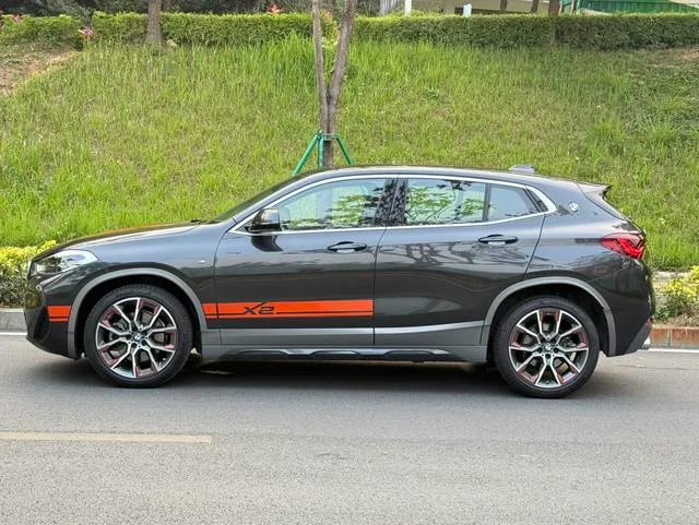 BMW X2 2022 sDrive25i Versión aguda exterior foto 3 BMW X2 2022 sDrive25i Versión aguda exterior foto 3