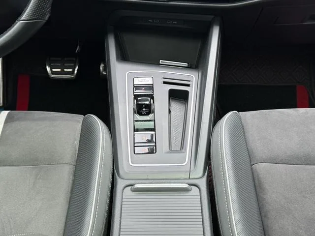 Volkswagen Golf 2021 280TSI DSG R-Line interior foto 15