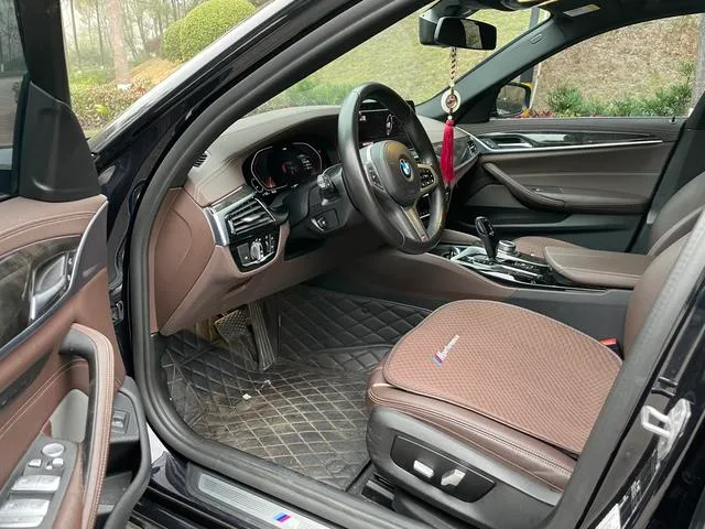BMW 5 Series 2022 Second change 525Li M Sports suit exterior photo 4 BMW 5 Series 2022 Second change 525Li M Sports suit exterior photo 4