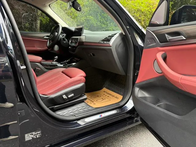 BMW X3 2022 xDrive30i Líder M Traje de noche Yao interior foto 8 BMW X3 2022 xDrive30i Líder M Traje de noche Yao interior foto 8
