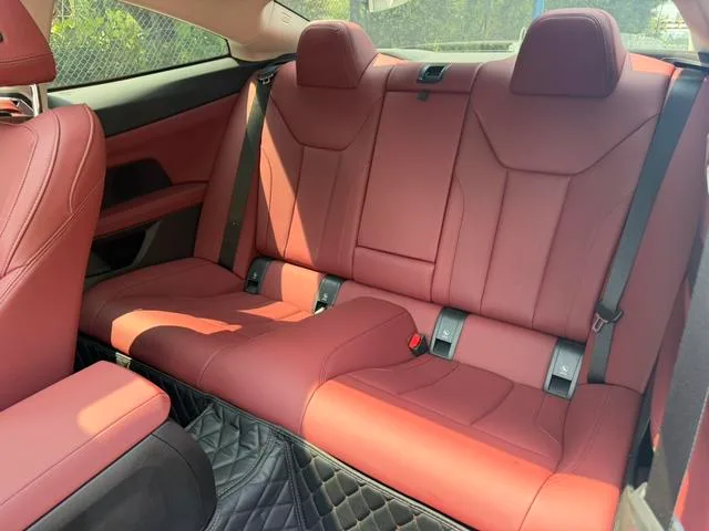 BMW 4 Series 2024 425i M Conjunto deportivo interior foto 17 BMW 4 Series 2024 425i M Conjunto deportivo interior foto 17