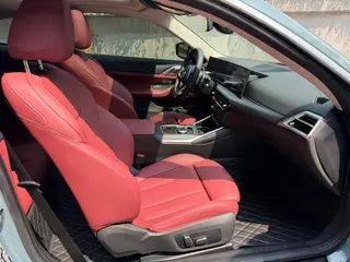 BMW 4 Series 2024 425i M Conjunto deportivo interior foto 18 BMW 4 Series 2024 425i M Conjunto deportivo interior foto 18