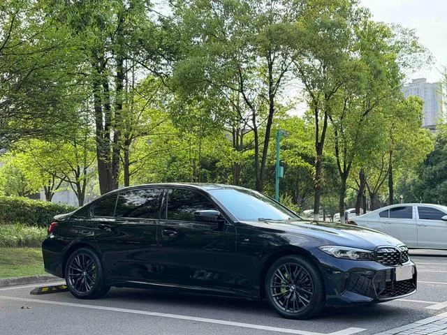 BMW 3 Series 2023 325Li M Sports Night Suit exterior photo 3 BMW 3 Series 2023 325Li M Sports Night Suit exterior photo 3