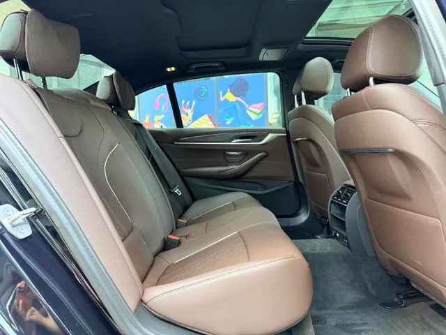 BMW 5 Series 2022 Second change 530Li Leading Type M Sports suit interior photo 13 BMW 5 Series 2022 Second change 530Li Leading Type M Sports suit interior photo 13