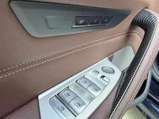 BMW 5 Series 2022 Second change 530Li Leading Type M Sports suit interior photo 15 BMW 5 Series 2022 Second change 530Li Leading Type M Sports suit interior photo 15