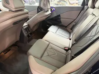 BMW X3 2025 xDrive30L Tipo de lujo M Conjunto deportivo interior foto 14 BMW X3 2025 xDrive30L Tipo de lujo M Conjunto deportivo interior foto 14