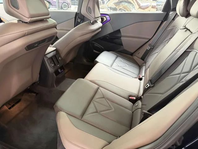 BMW X3 2025 xDrive30L Tipo de lujo M Conjunto deportivo interior foto 14 BMW X3 2025 xDrive30L Tipo de lujo M Conjunto deportivo interior foto 14
