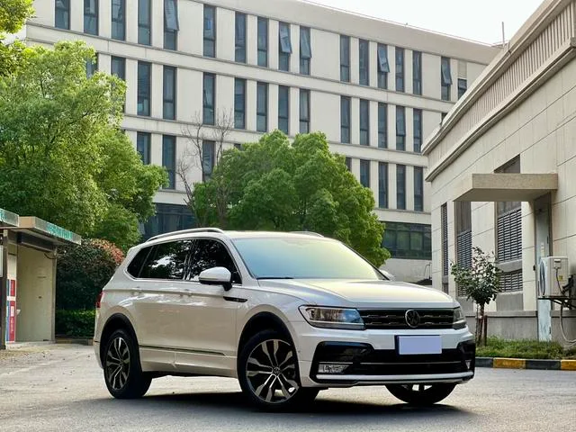 Volkswagen Tiguan L 2021 330TSI Transmission automatique à deux roues motrices R-Line Version de plus en plus extérieur photo 3