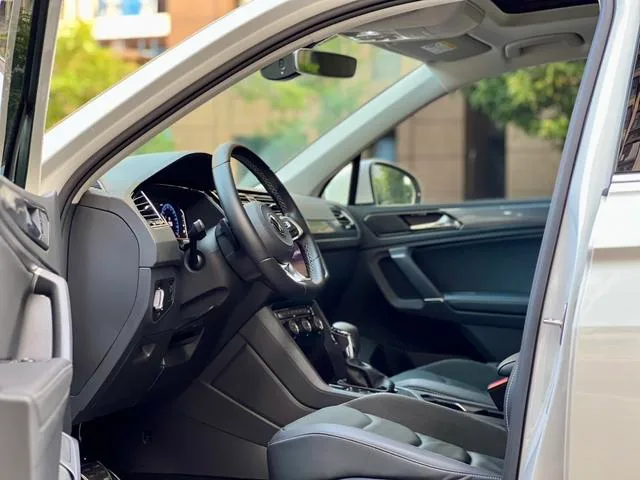 Volkswagen Tiguan L 2021 330TSI Transmission automatique à deux roues motrices R-Line Version de plus en plus extérieur photo 4