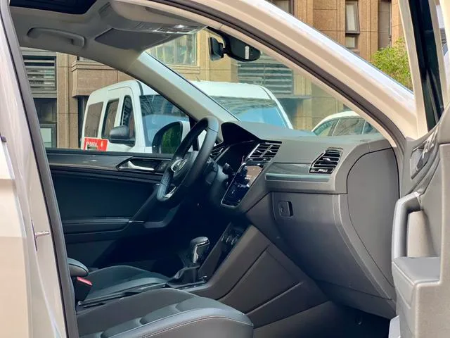 Volkswagen Tiguan L 2021 330TSI Transmission automatique à deux roues motrices R-Line Version de plus en plus intérieur photo 13