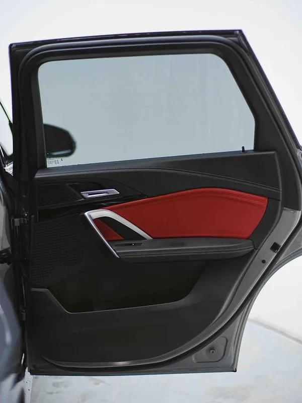 BMW X1 2023 sDrive20Li X Traje de diseño interior foto 16 BMW X1 2023 sDrive20Li X Traje de diseño interior foto 16