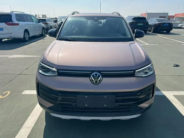 Volkswagen Tharu 2025 Nuevo 300TSI Edición Sharp Enjoy exterior foto 2