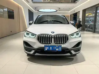 BMW X1 2022 xDrive25Li Tipo de lujo exterior foto 3 BMW X1 2022 xDrive25Li Tipo de lujo exterior foto 3