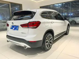 BMW X1 2022 xDrive25Li Tipo de lujo exterior foto 6 BMW X1 2022 xDrive25Li Tipo de lujo exterior foto 6